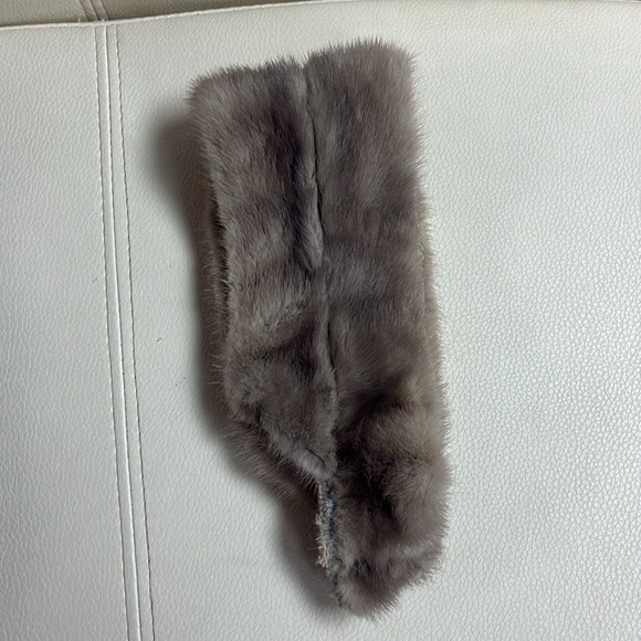 Mink Luxurious Fur Coat and Hat Set - Picture 9 of 11